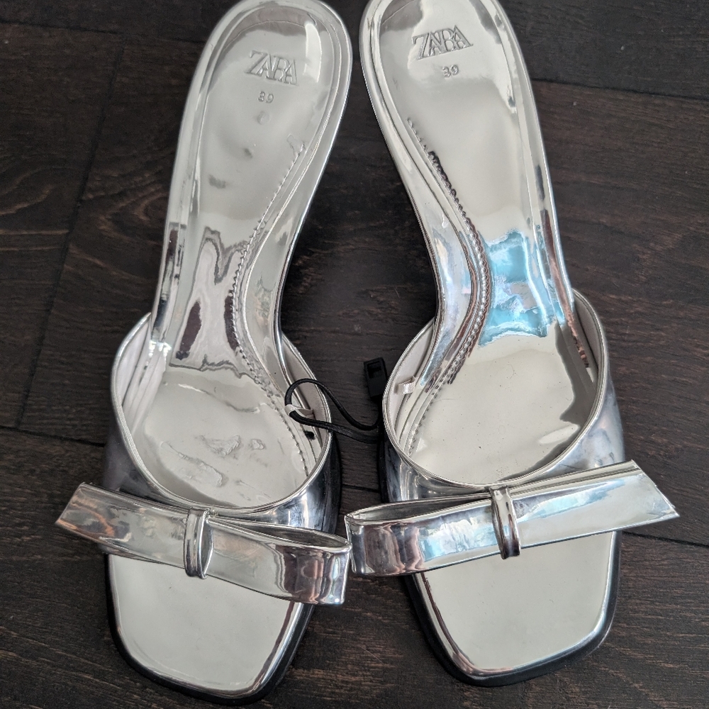 Zara Metallic Silver Chrome Kitten Heel Sandals With Bow
